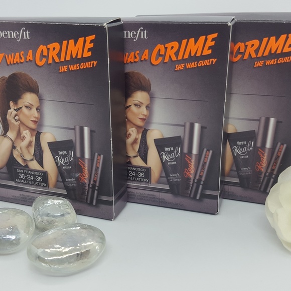 3 boxes Benefit -Easy was a crime 3 pc/each -Minis - Picture 4 of 5